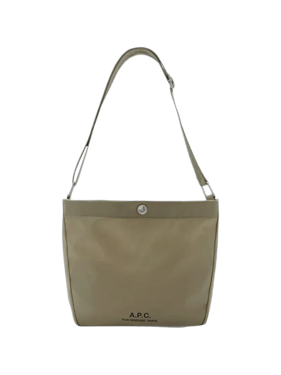 아페쎄 A.P.C. Small Journal logo-print Shoulder Bag 제품 사진 아페쎄 A.P.C. Small Journal logo-print Shoulder Bag 제품 사진