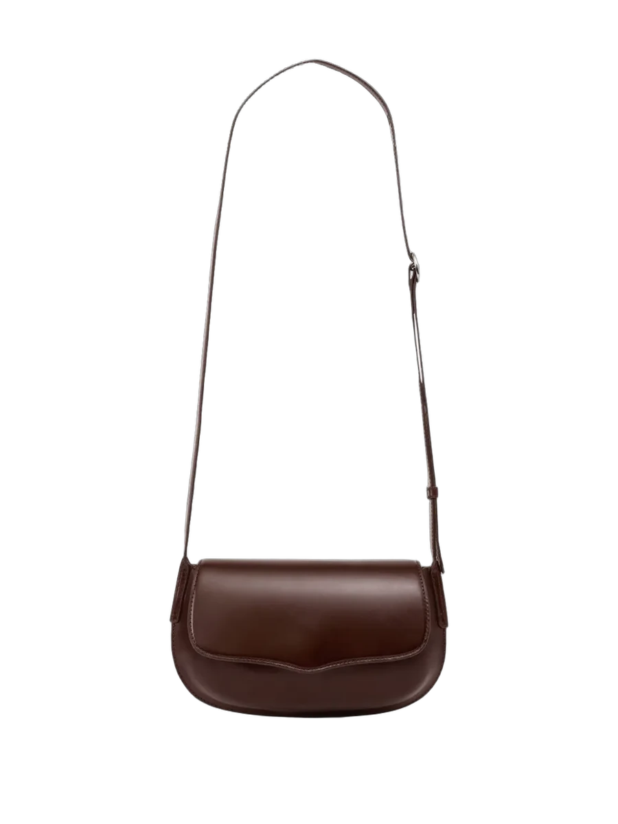 르메르 LEMAIRE Belly Leather Crossbody Bag 제품 사진 르메르 LEMAIRE Belly Leather Crossbody Bag 제품 사진