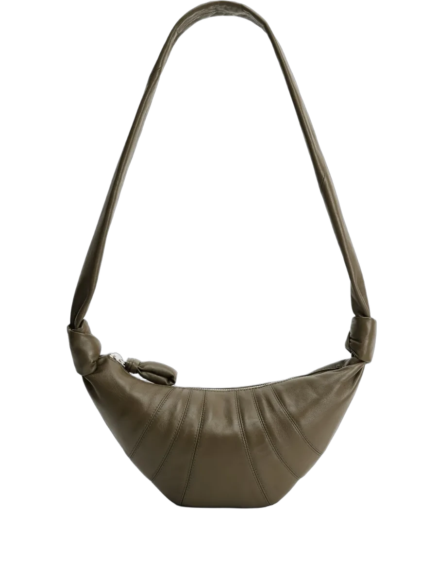 르메르 LEMAIRE Small Croissant Bag In Leather 제품 사진 르메르 LEMAIRE Small Croissant Bag In Leather 제품 사진