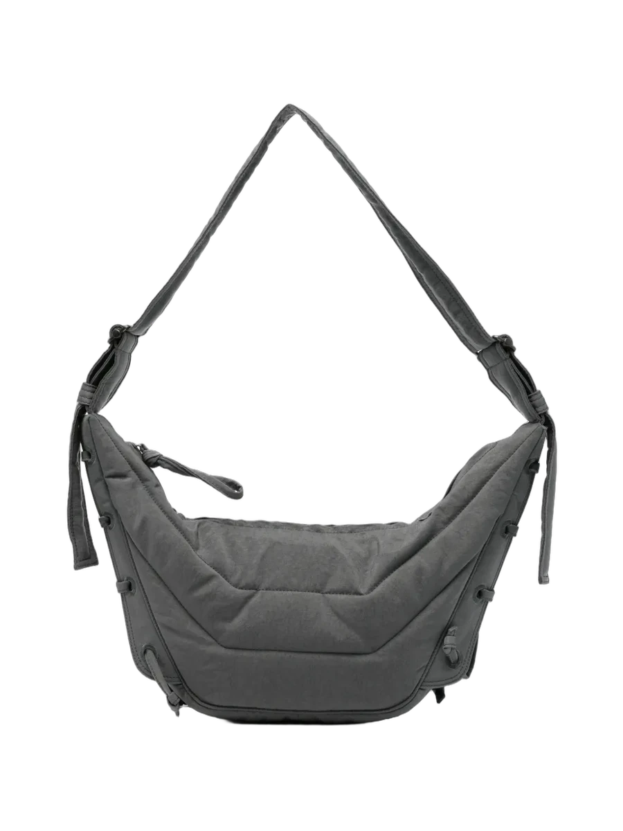 르메르 LEMAIRE Small Soft Game Shoulder Bag 제품 사진 르메르 LEMAIRE Small Soft Game Shoulder Bag 제품 사진