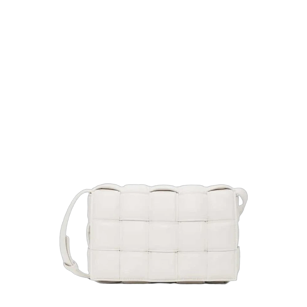 보테가 베네타 Bottega Veneta 패디드 카세트 숄더백 제품 사진